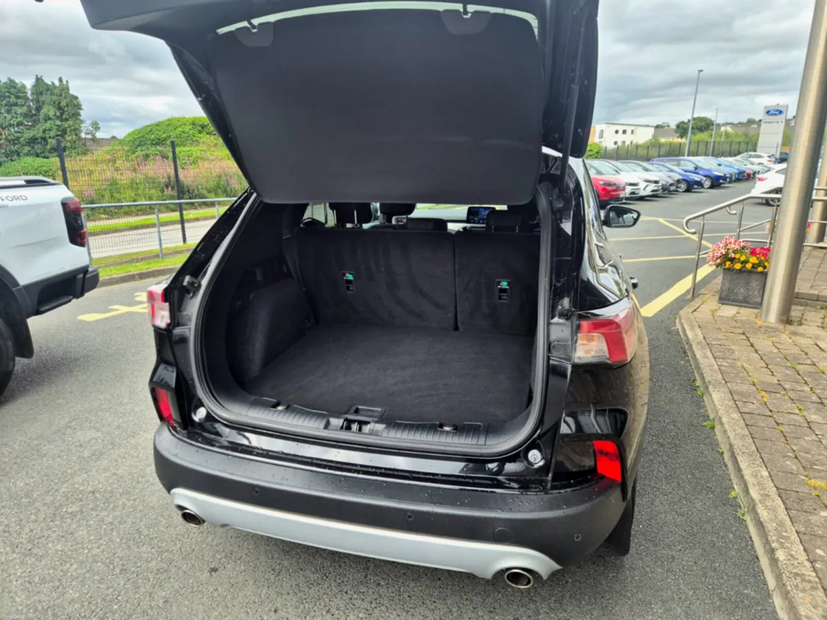Ford Kuga TITANIUM 5DR 1.5 TD 120 S6.2 M6 F - Image 4