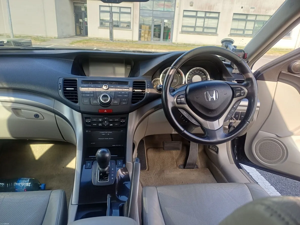 Honda Accord 2011 - Image 5