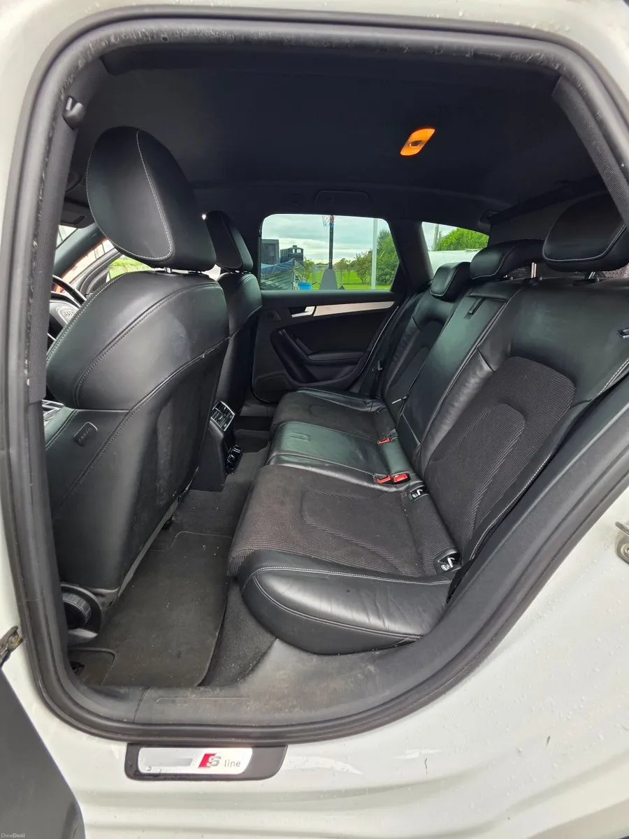 Audi A4 2011 - Image 2
