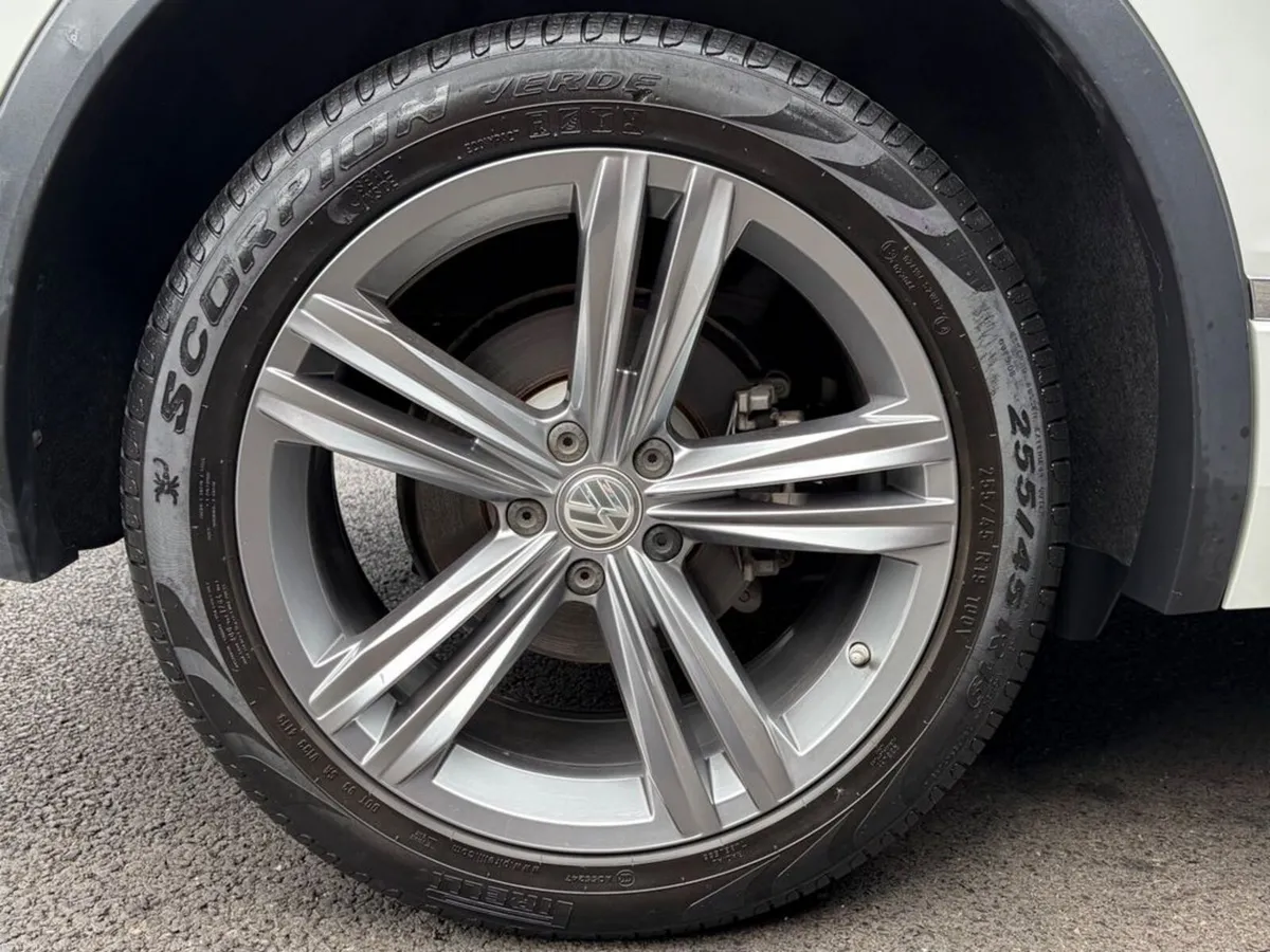Volkswagen Tiguan 2.0TDI 4MOTION RLINE - Image 3