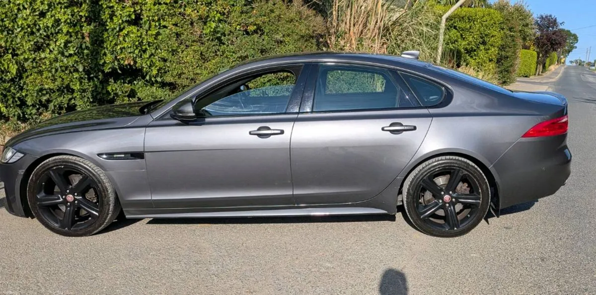 2016 Jaguar XF R Sport - Image 5