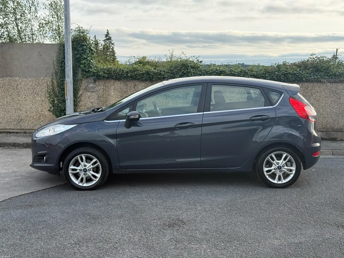 Ford Fiesta 1.25 (Low Mileage) - Image 5