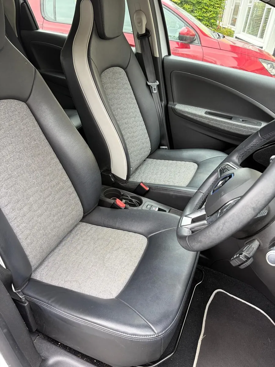 Renault Zoe GT Line rapid charge 212D low mileage - Image 4