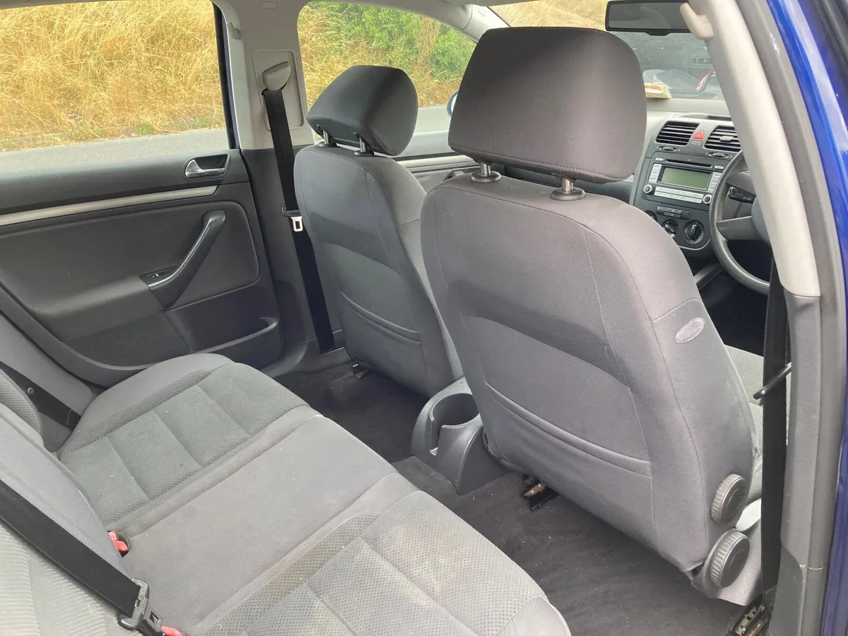 Volkswagen Golf 2005 - Image 2