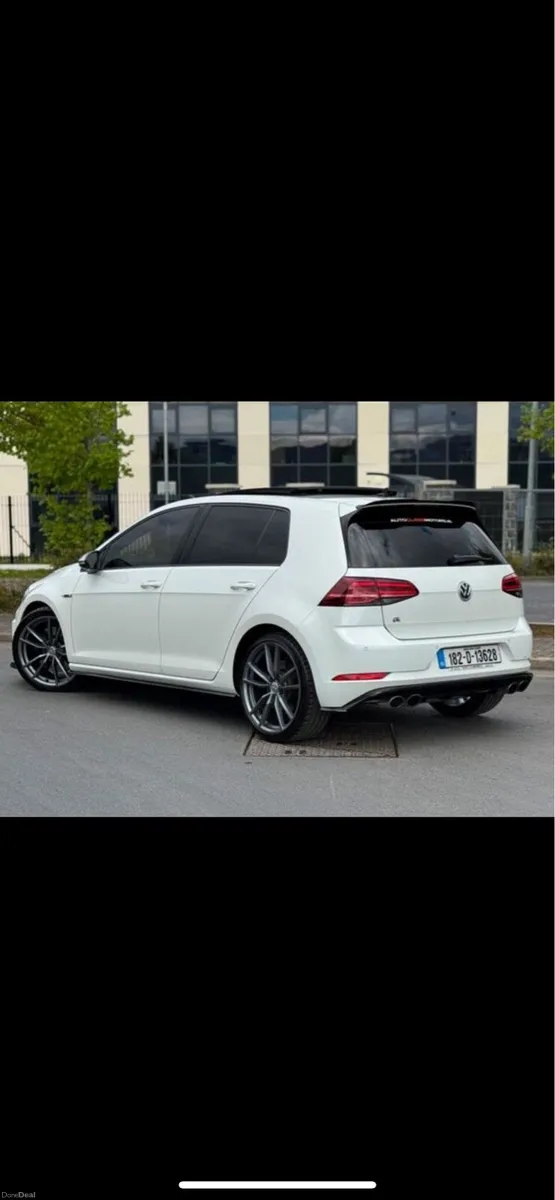 Volkswagen Golf R - Image 3