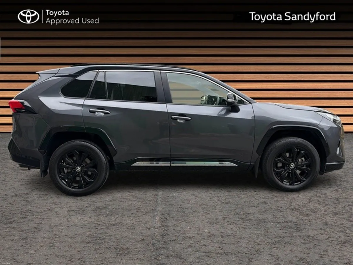 Toyota RAV4 SPORT HYBRID // HEATED LEATHER SEATS / - Image 3