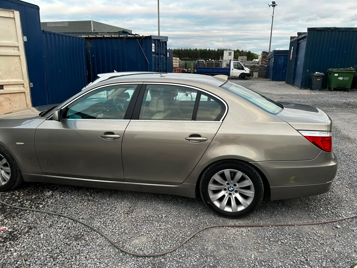 BMW 5 Series

(E60) - Image 3