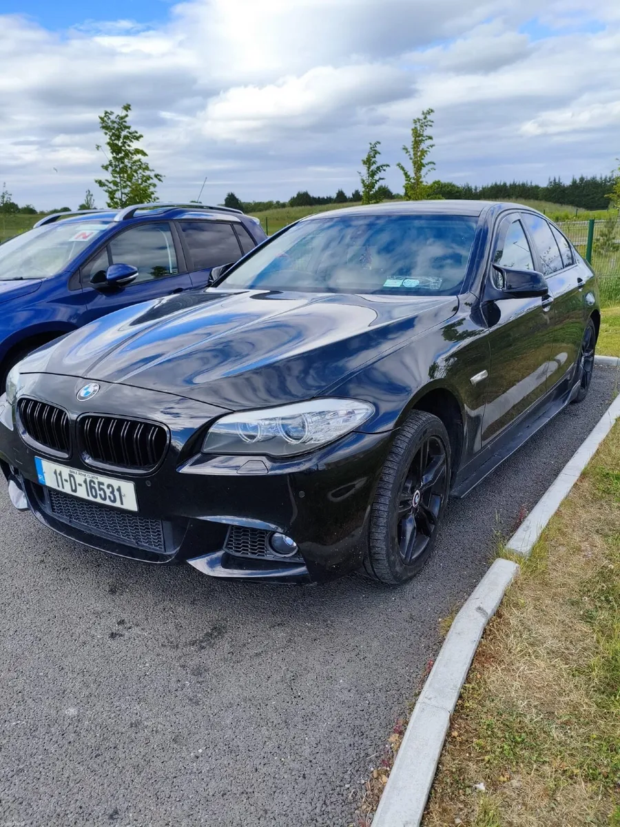 BMW 5-Series 2011 - Image 1