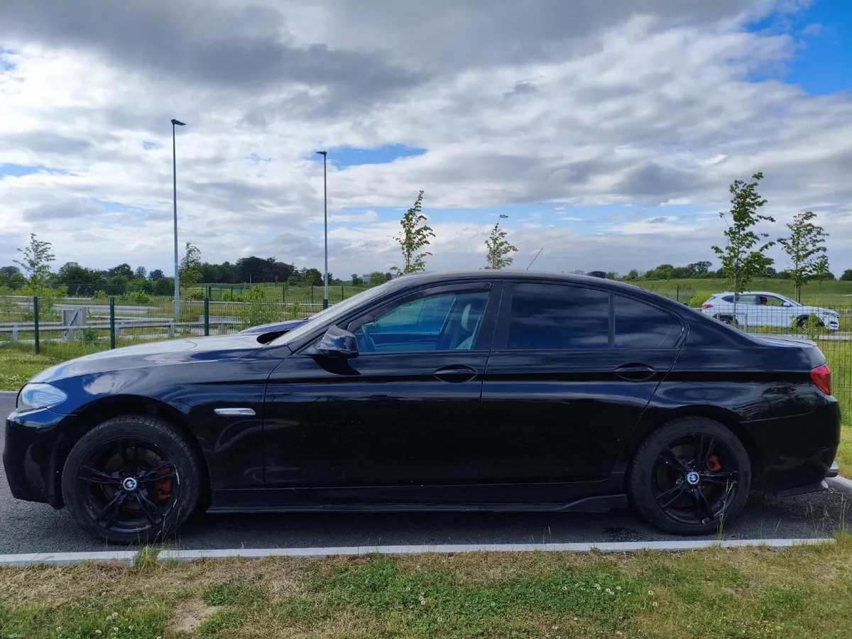 BMW 5-Series 2011 - Image 6