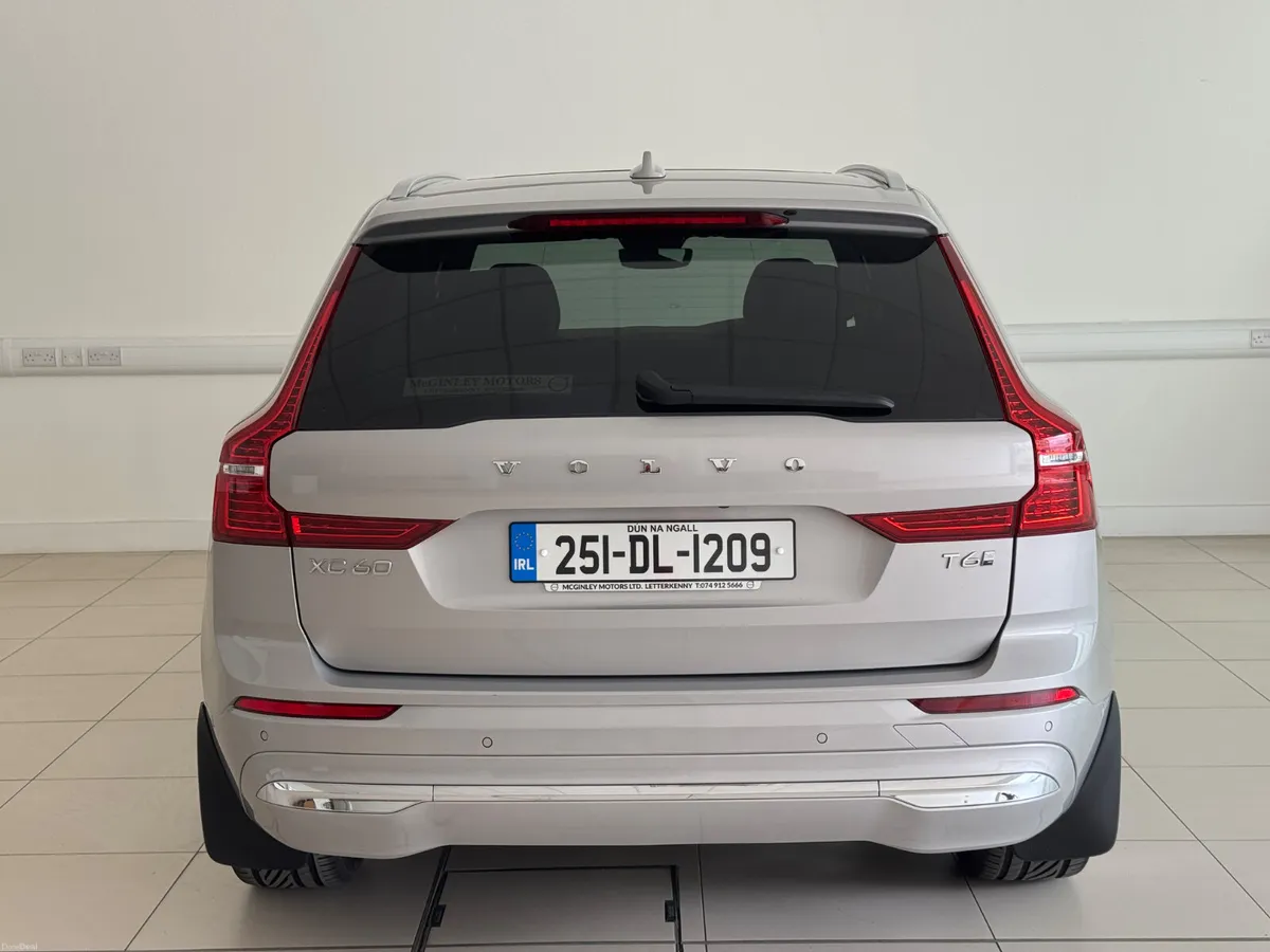 Volvo XC60 2025 - Image 3