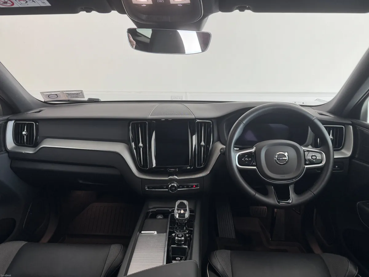 Volvo XC60 2025 - Image 6