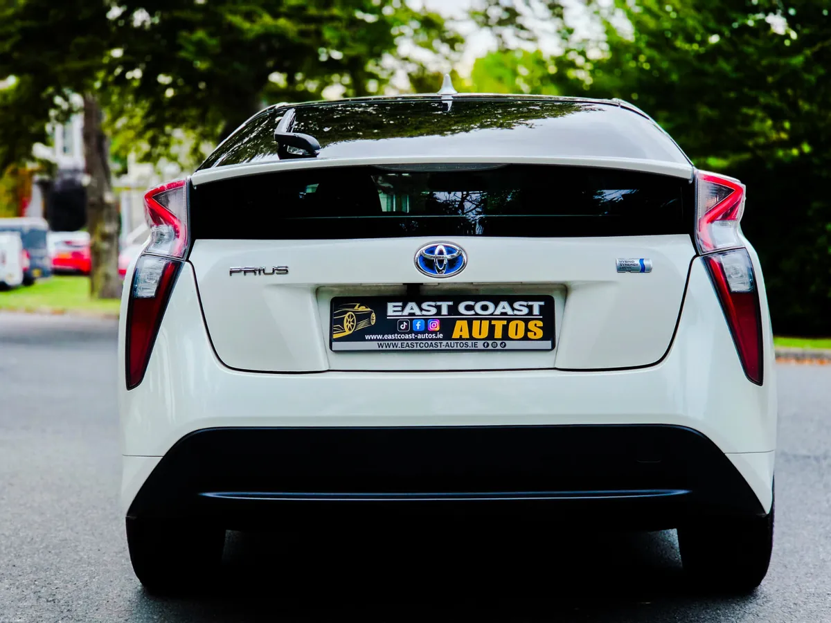 2018 Toyota Prius 1.8 Petrol Hybrid Automatic - Image 5
