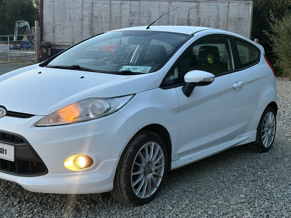 2010 Fiesta Zetec-S - Image 2