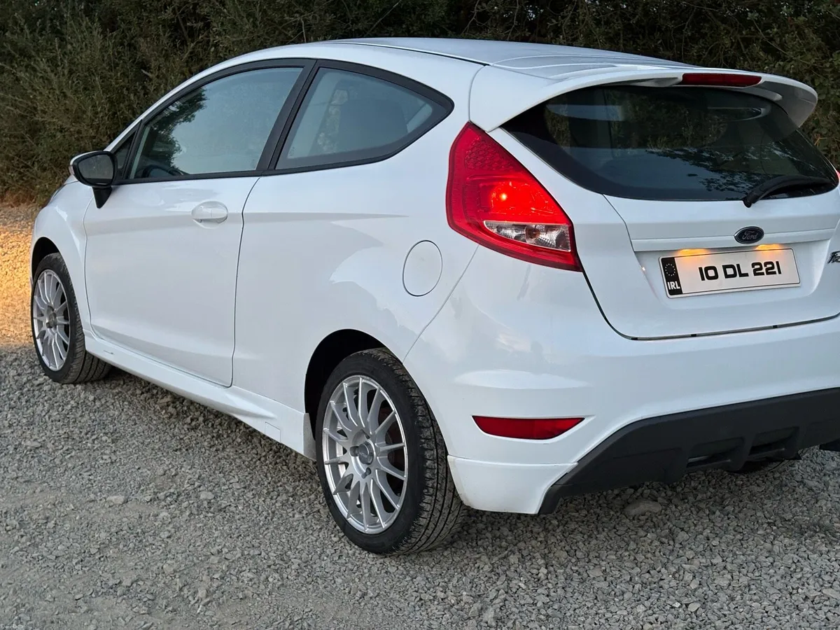 2010 Fiesta Zetec-S - Image 3