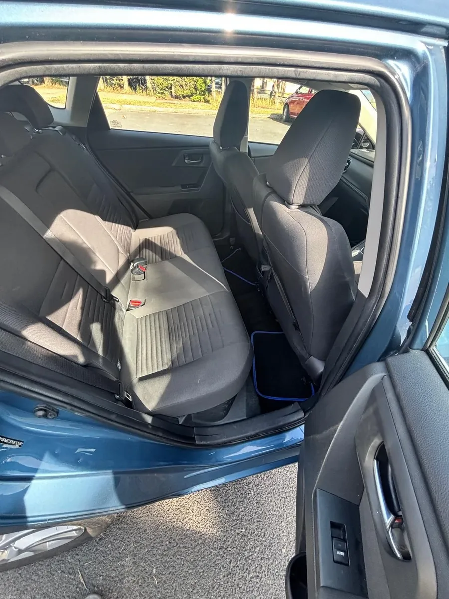 Toyota Auris 2017 - Image 3