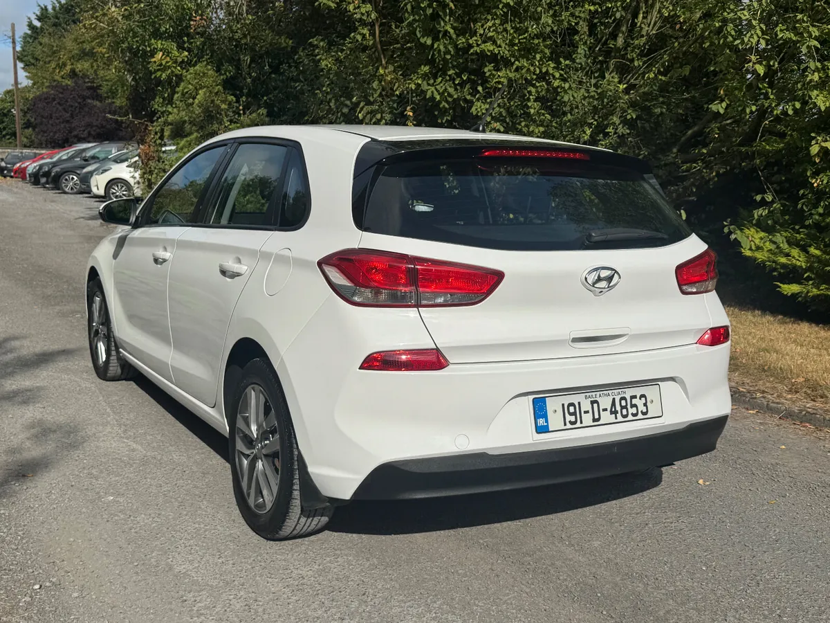 19 Hyundai i30 1.4 petrol ..NCT 08/28 - Image 3