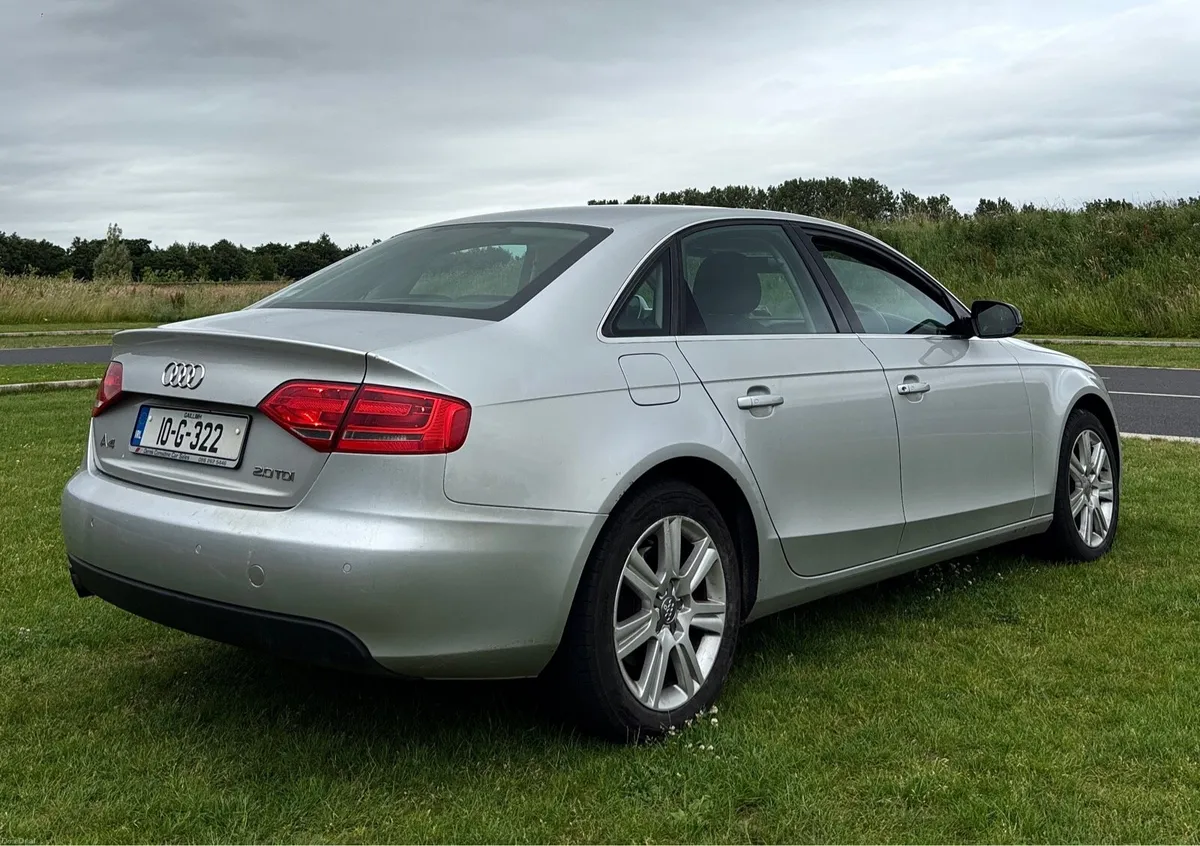 AUDI A4 // 2010 / 2.0 Diesel - Image 3