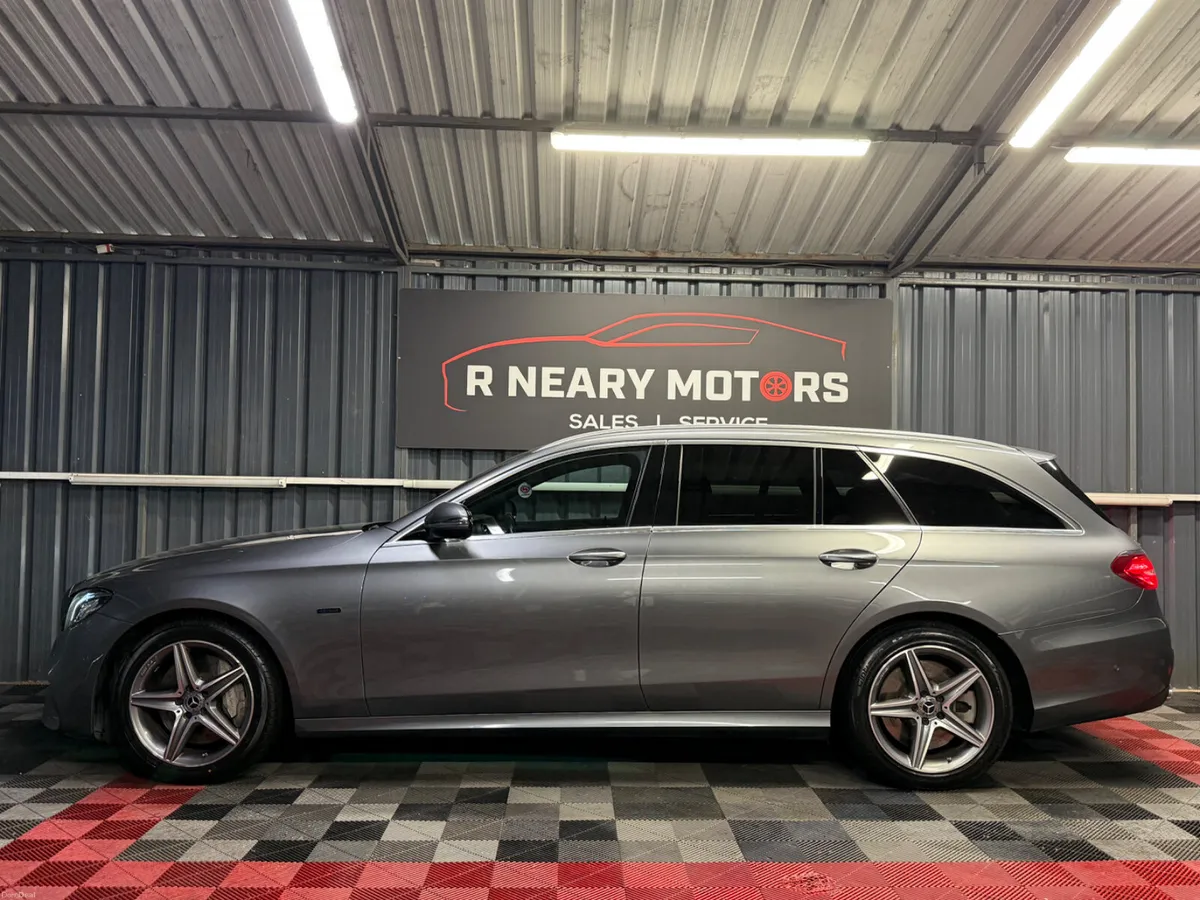 202 Mercedes-Benz E-Class E300de Avant AMG - Image 3