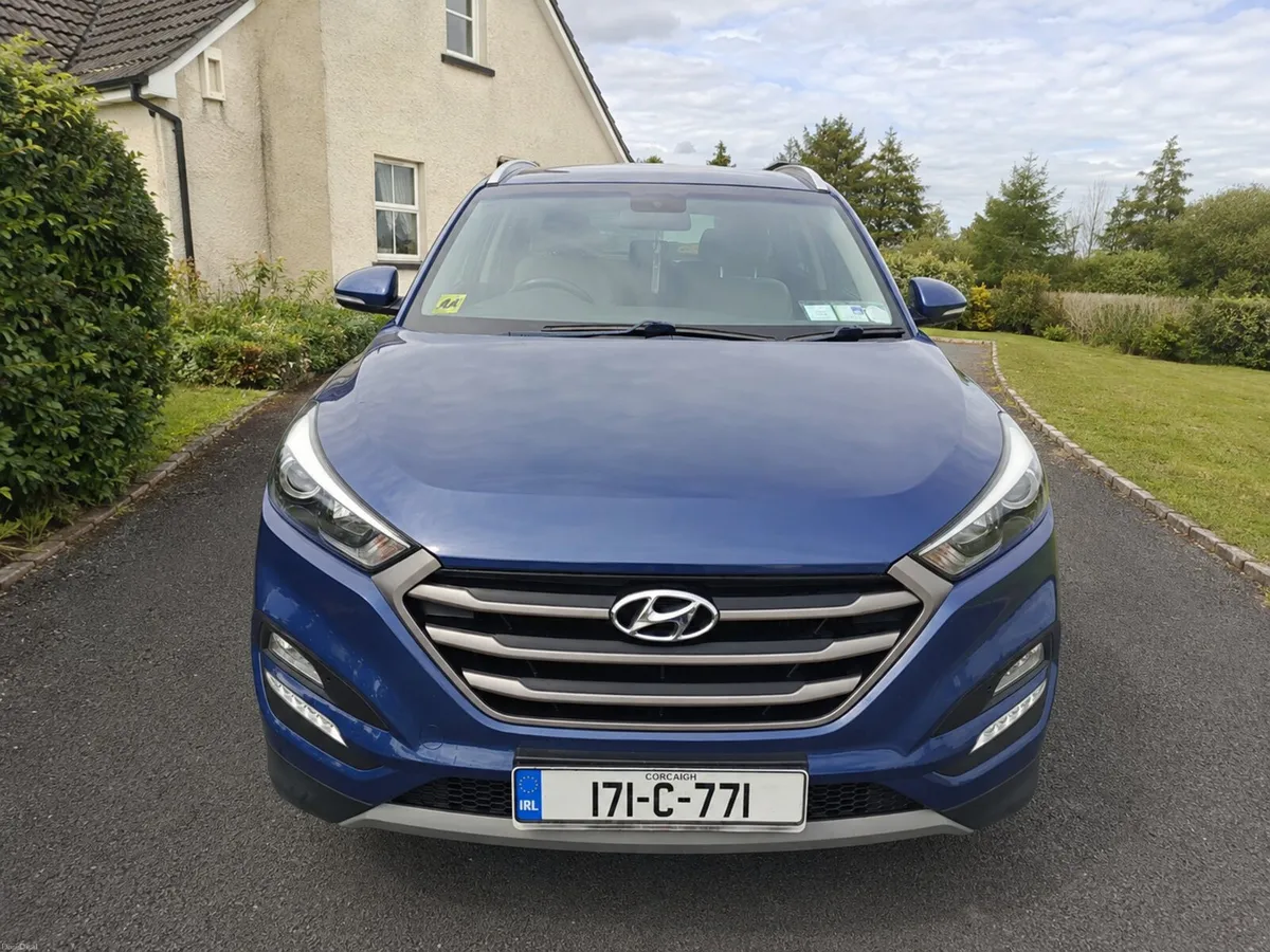 2017 Hyundai Tuscon Executive Model - Image 2
