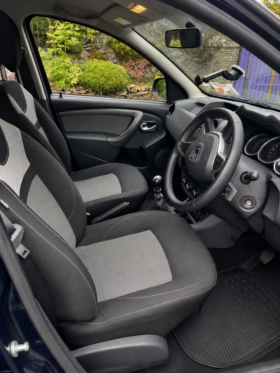 Car - Image 5