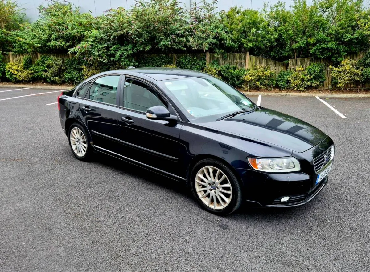 2012 VOLVO S40 - Image 1