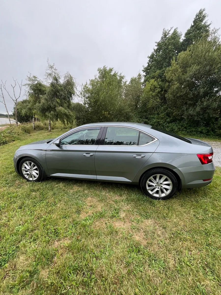 Skoda Superb - Image 4