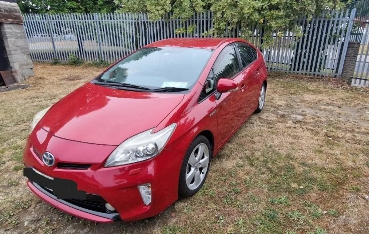 Toyota Prius 2014 - Image 2