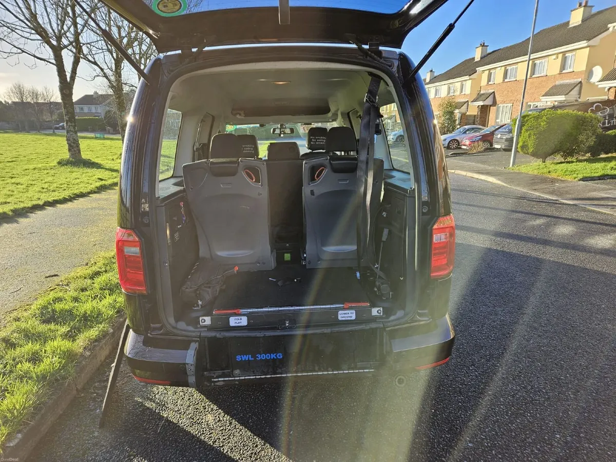 Taxi VW Caddy, 7 seater for Rent €275 - Image 4