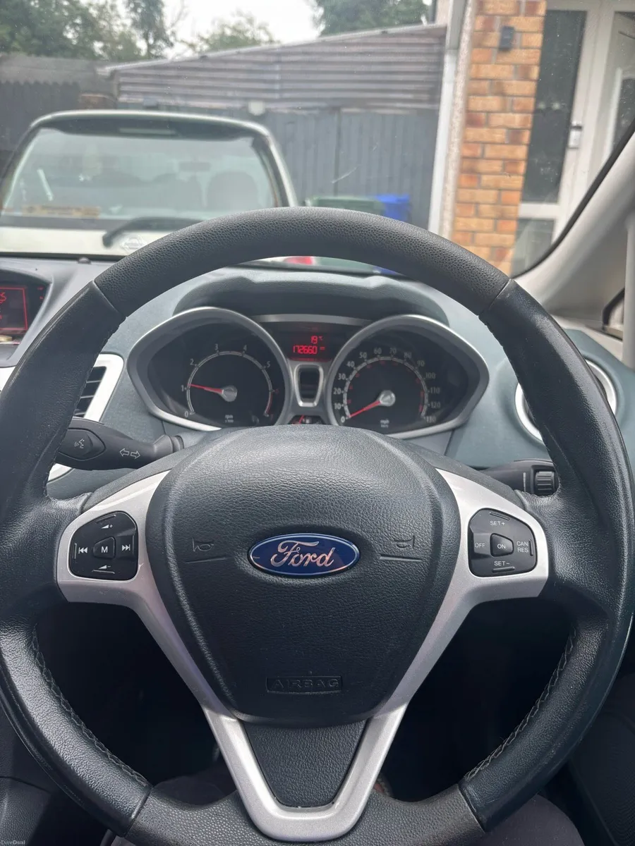 Ford Fiesta 2010 - Image 6