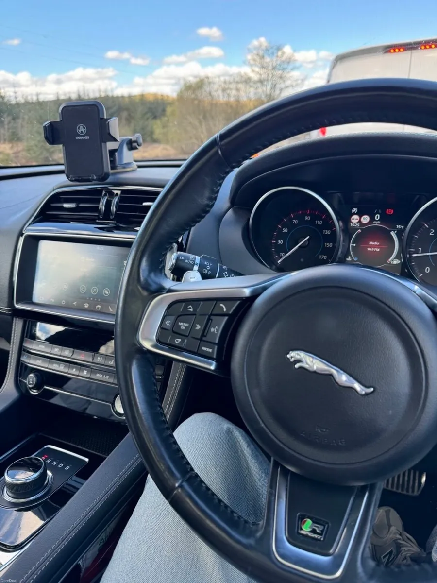 Jaguar F-Pace 2018 2.0D (240) R-Sport 5dr Auto AWD - Image 4
