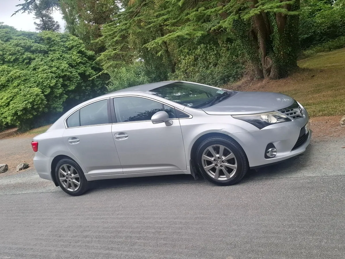 Toyota Avensis 2013 - Image 1