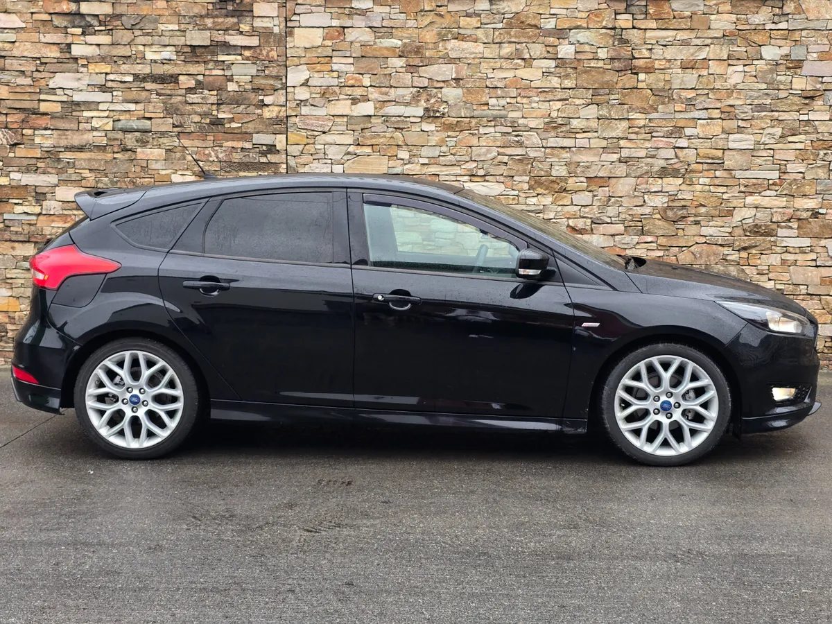171 Ford Focus ST-Line - Image 6