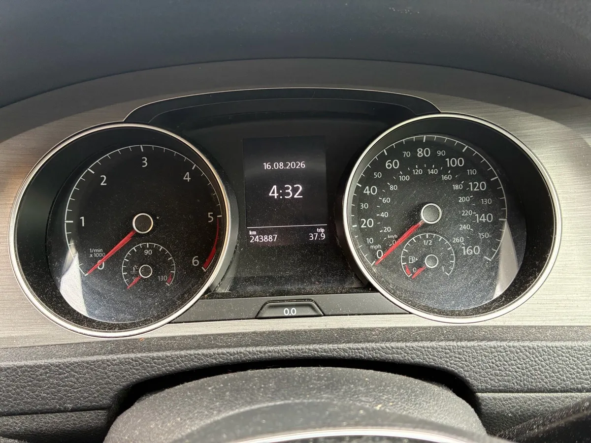 car - Image 6
