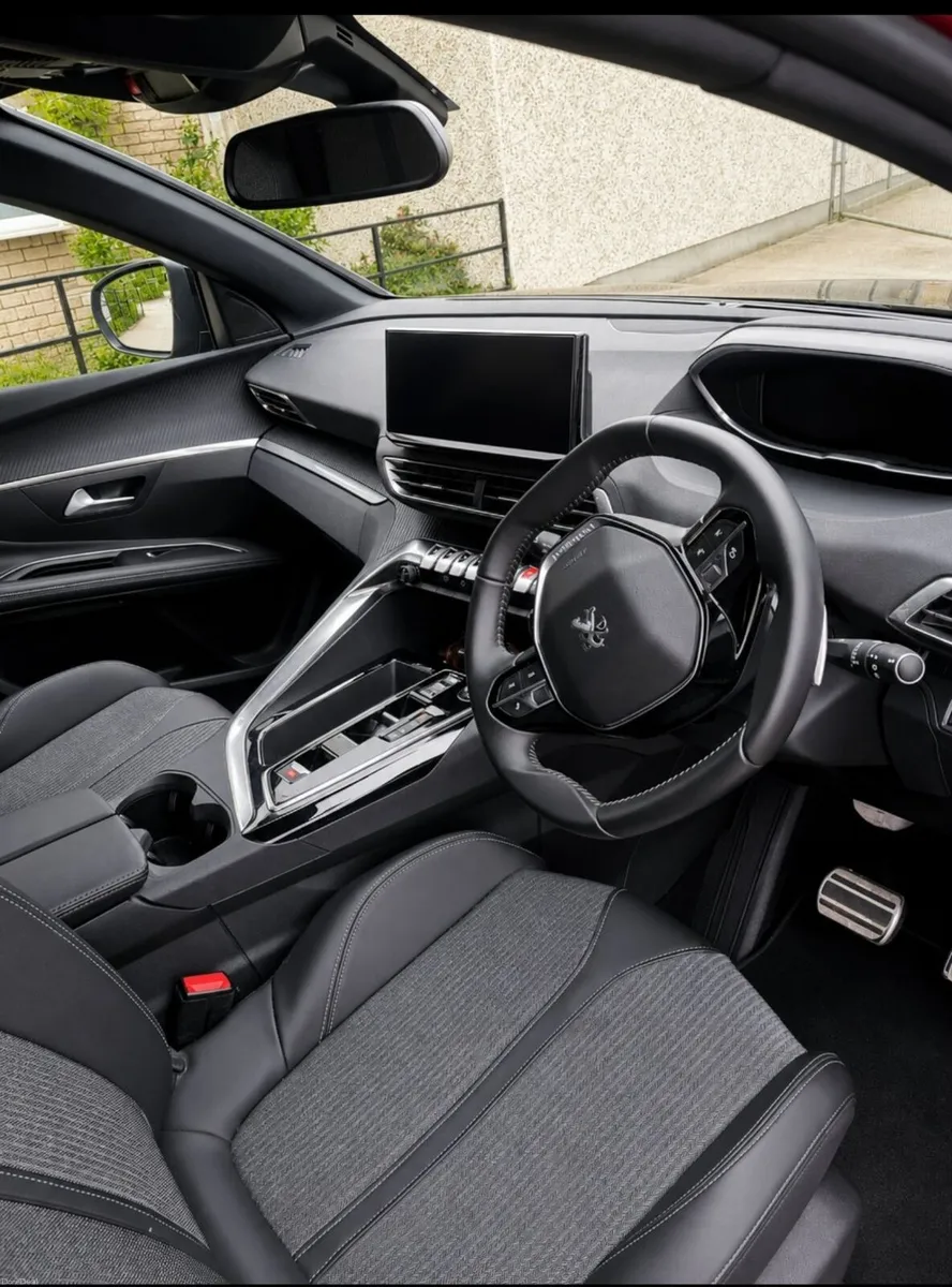 Peugeot 5008 2024 - Image 1