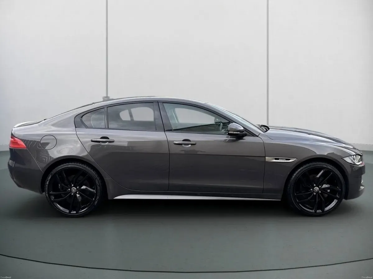 2017 JAGUAR XE R-SPORT 2.0 D AWD AUTOMATIC - Image 6