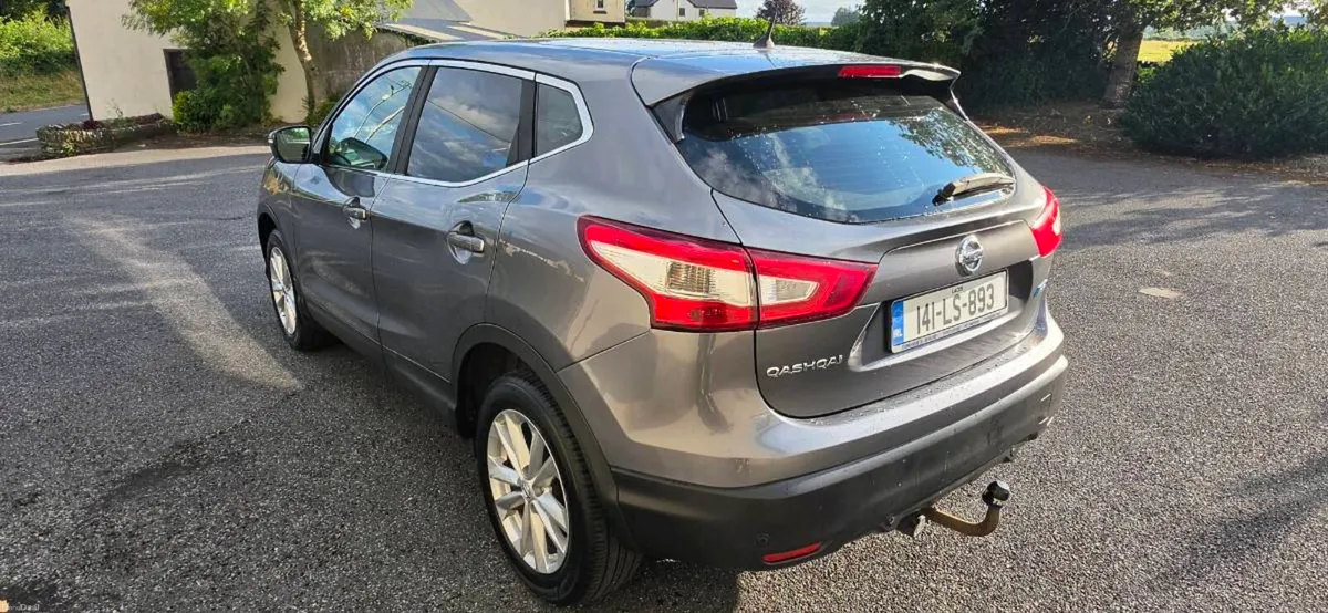 Automatic Nissan Qashqai Diesel - Image 3