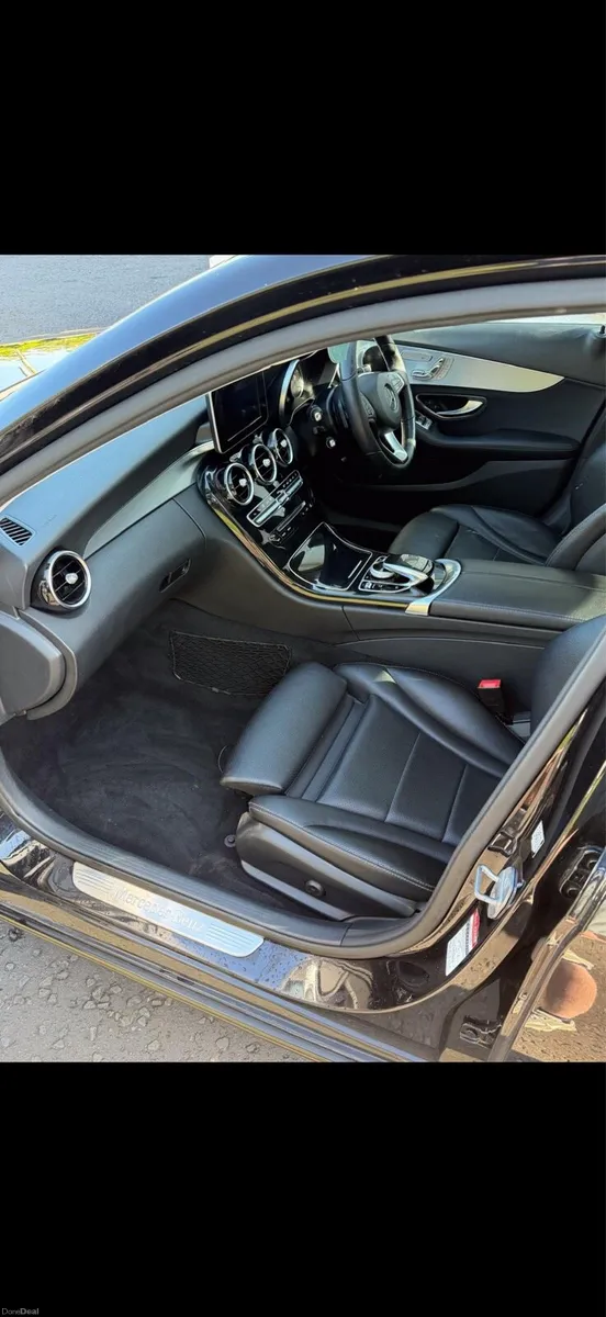 2017 Mercedes Benz C250D Sport Premium Plus - Image 5