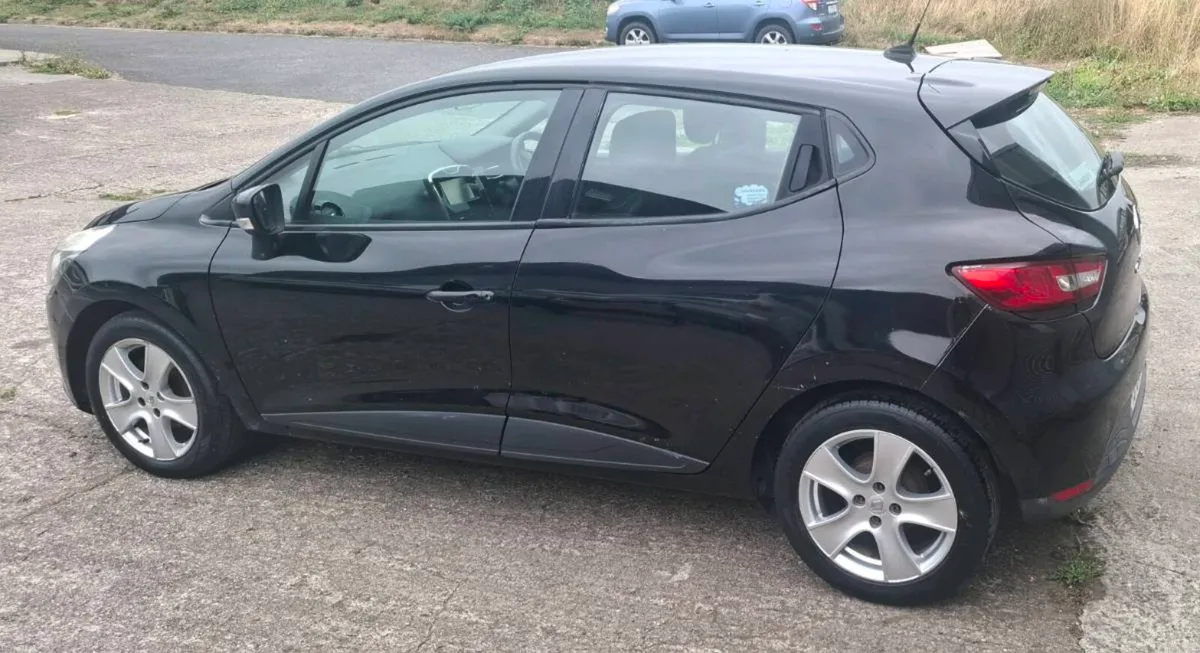 Renault Clio - Image 2