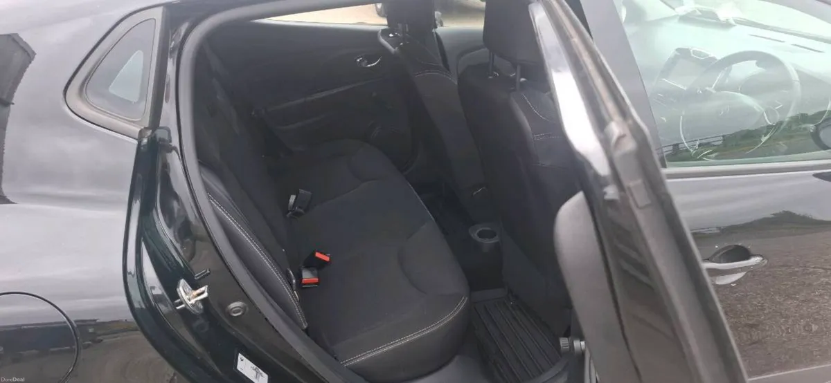 Renault Clio - Image 5