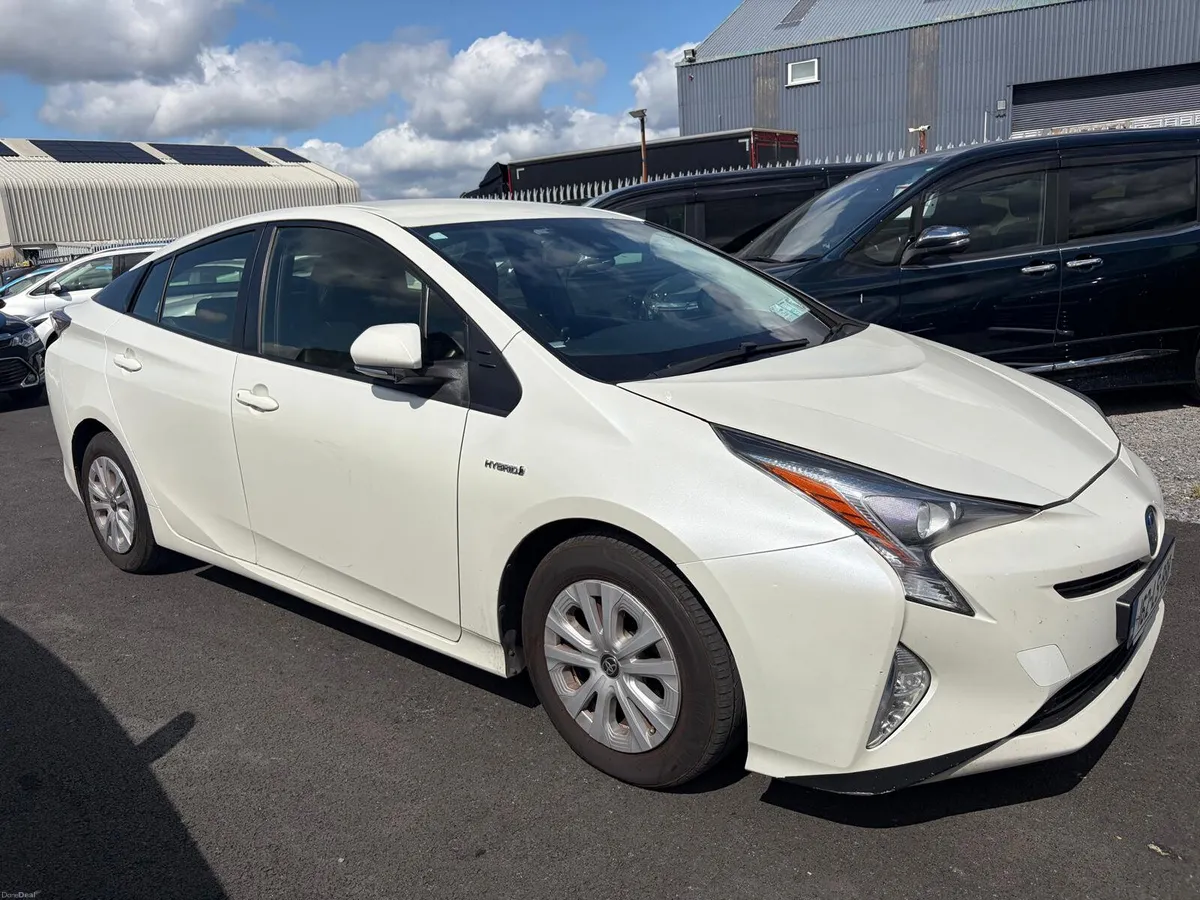 2016 Toyota Prius 1.8 HYBRID AUTOMATIC - Image 4