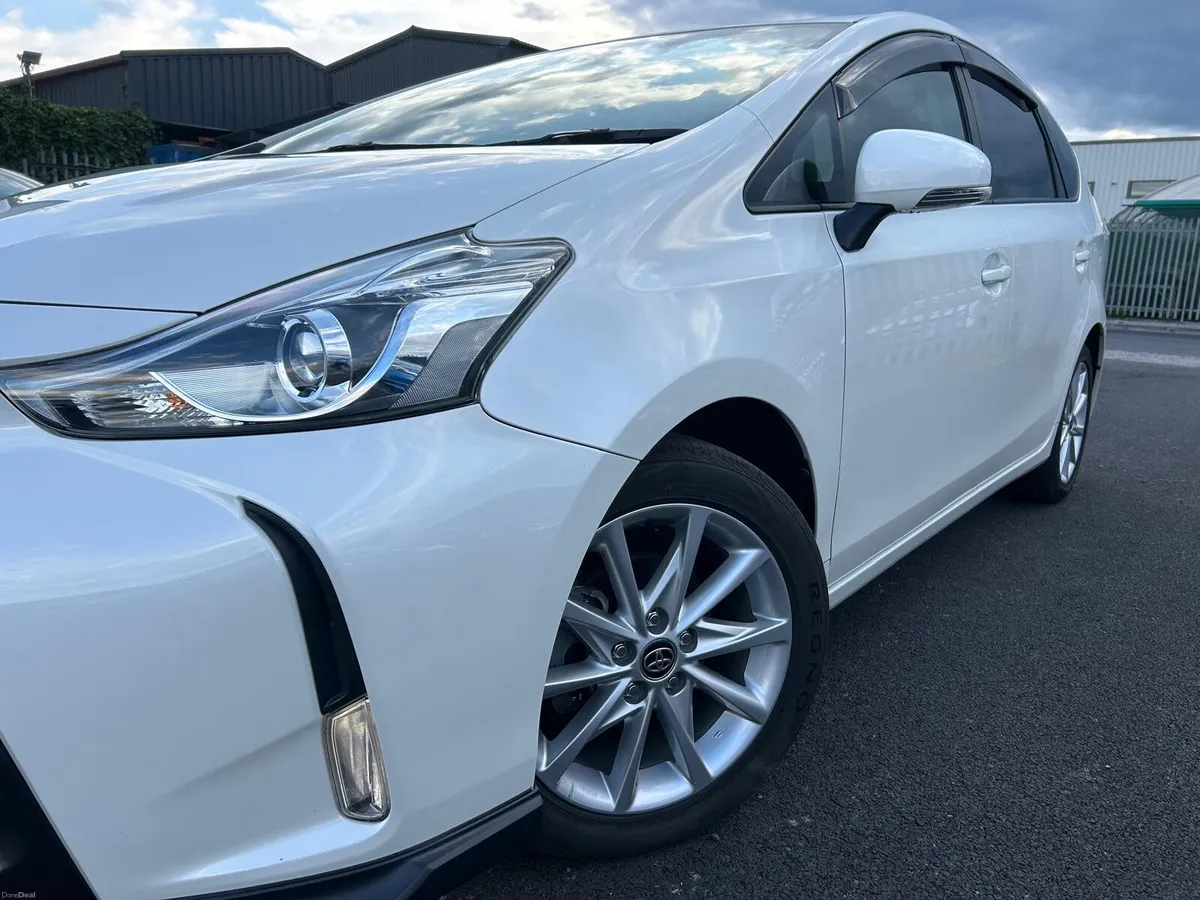 2021 Toyota Prius+ Alpha hybird automatic 7 SEATER - Image 4