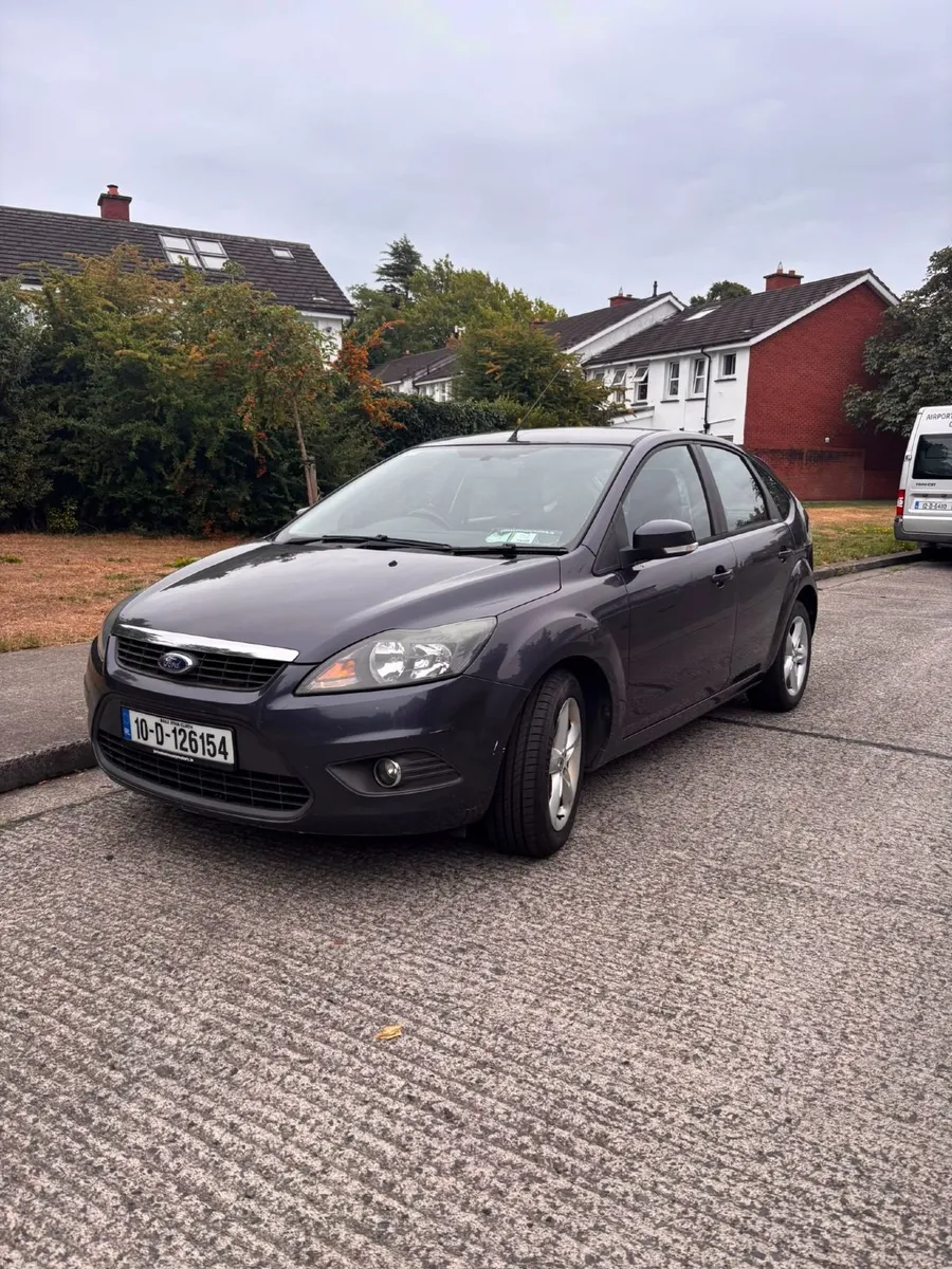 Ford Focus 2010 - Image 1