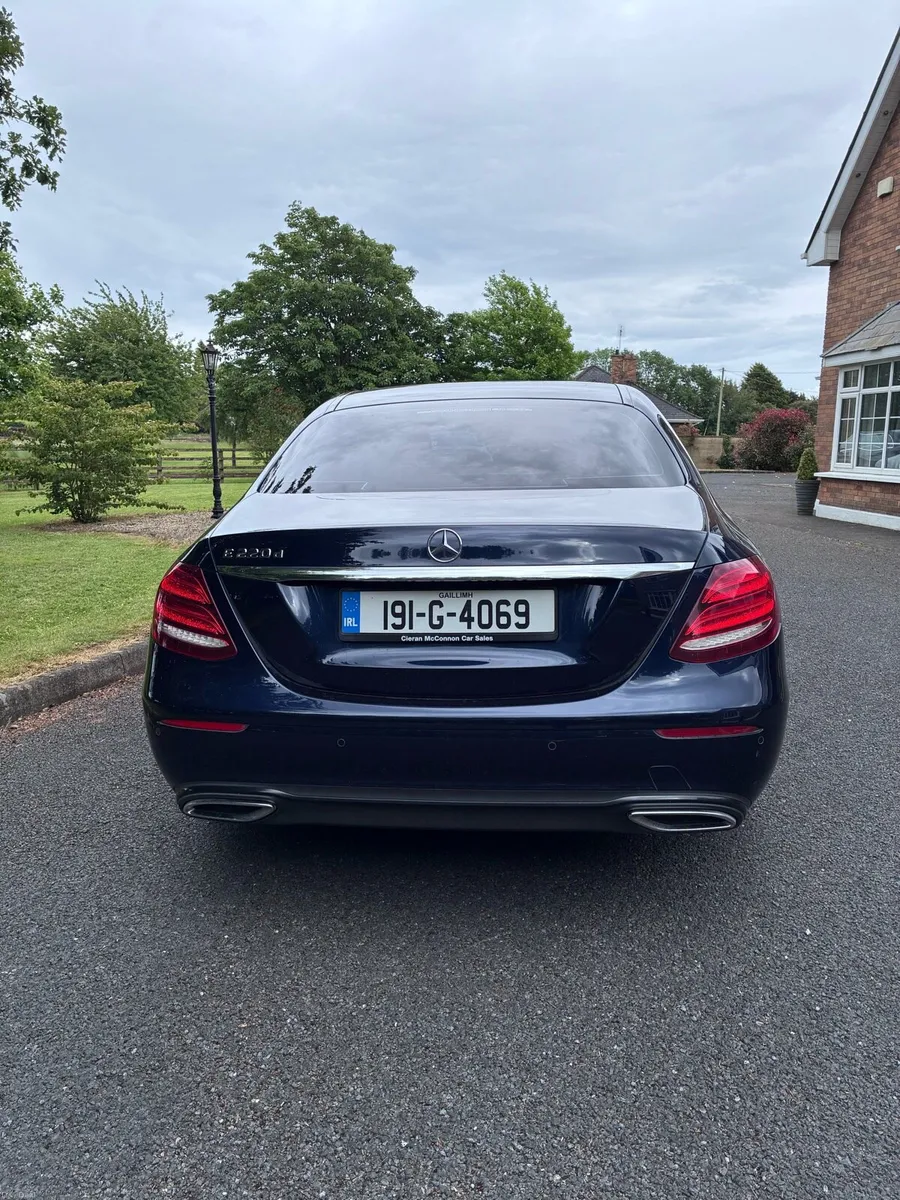 Mercedes-Benz E220d AVANTGARDE 2019 - Image 5