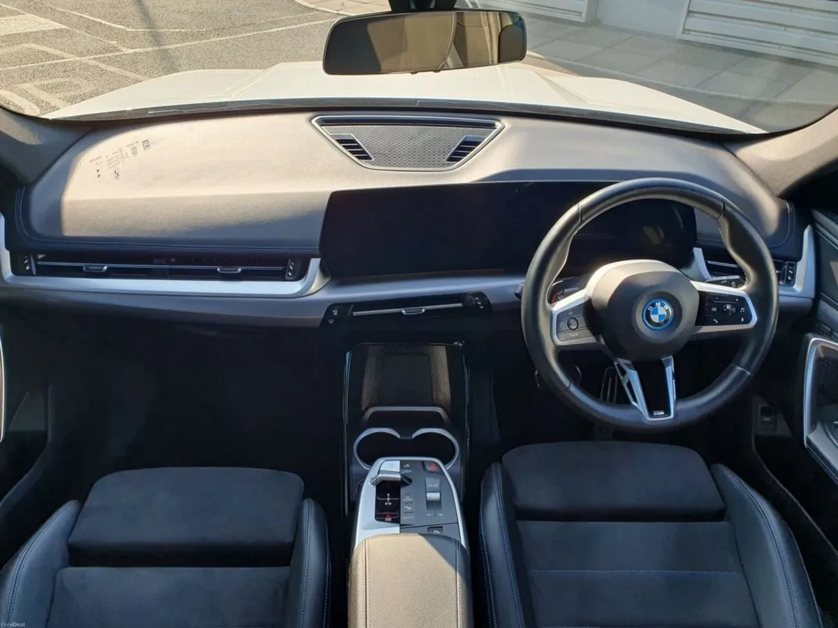 BMW iX1 eDrive20 M Sport - Image 4