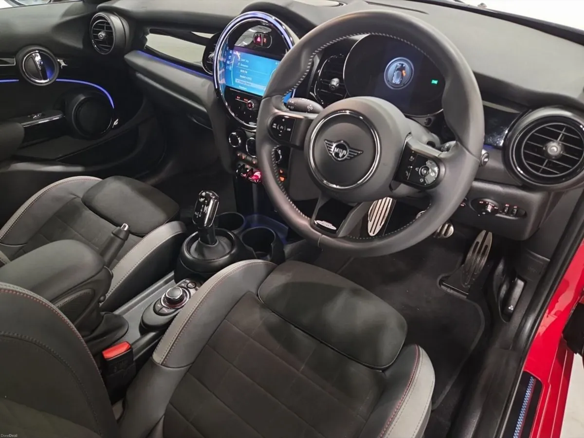 Mini Cooper 5-Door Cooper Sport - Image 6