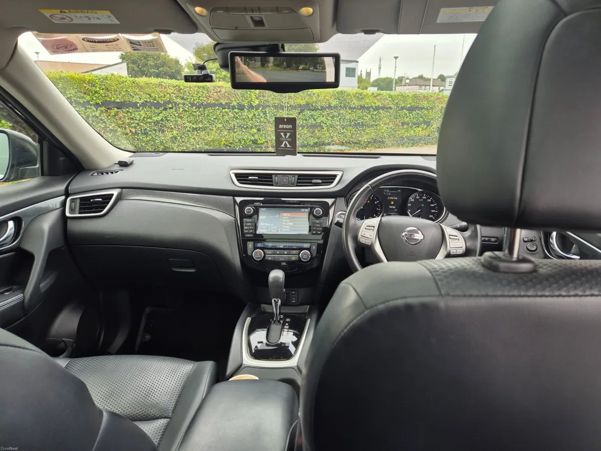 Nissan X-Trail 2015. Petrol Hybrid.Automatic 4x4 - Image 4