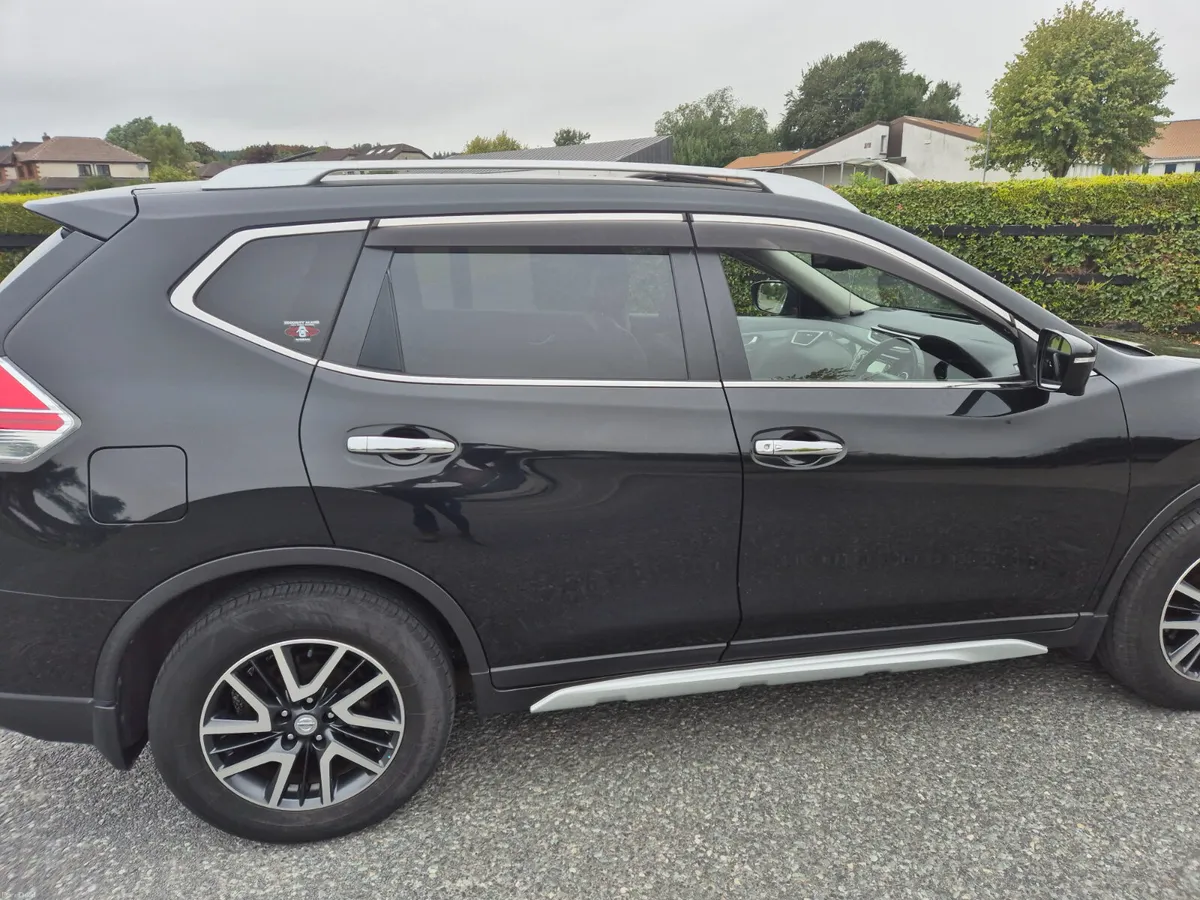 Nissan X-Trail 2015. Petrol Hybrid.Automatic 4x4 - Image 3