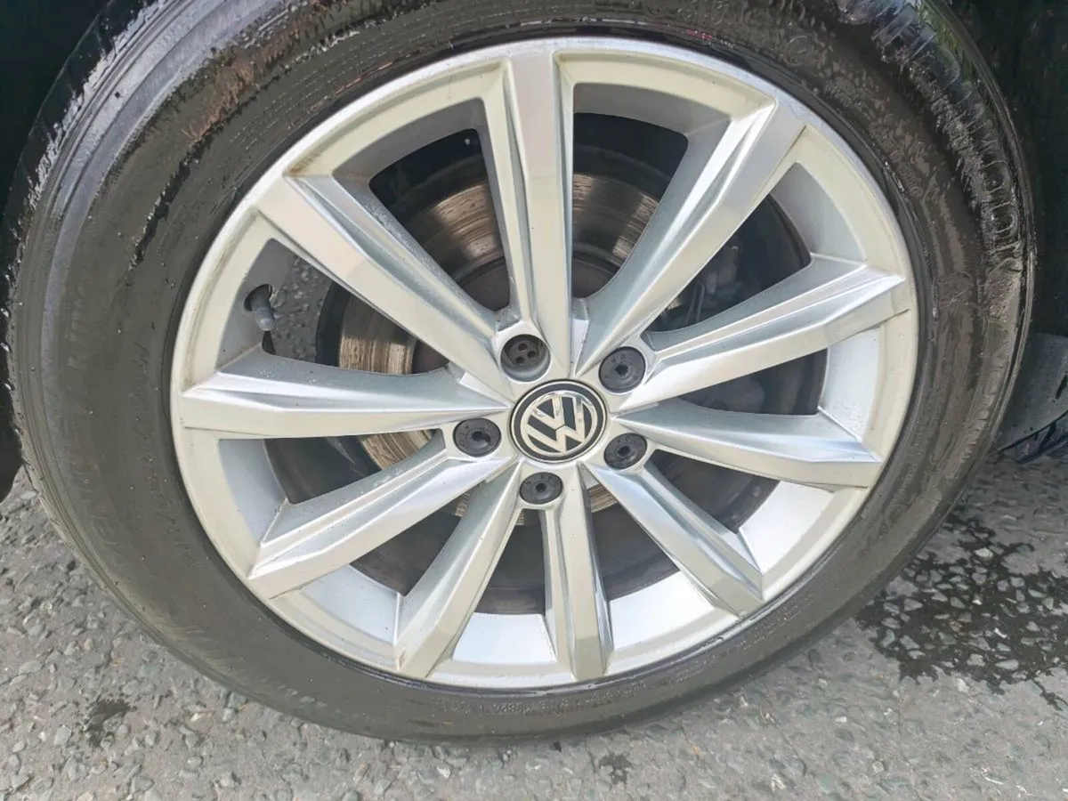 Volkswagen Passat - Image 6