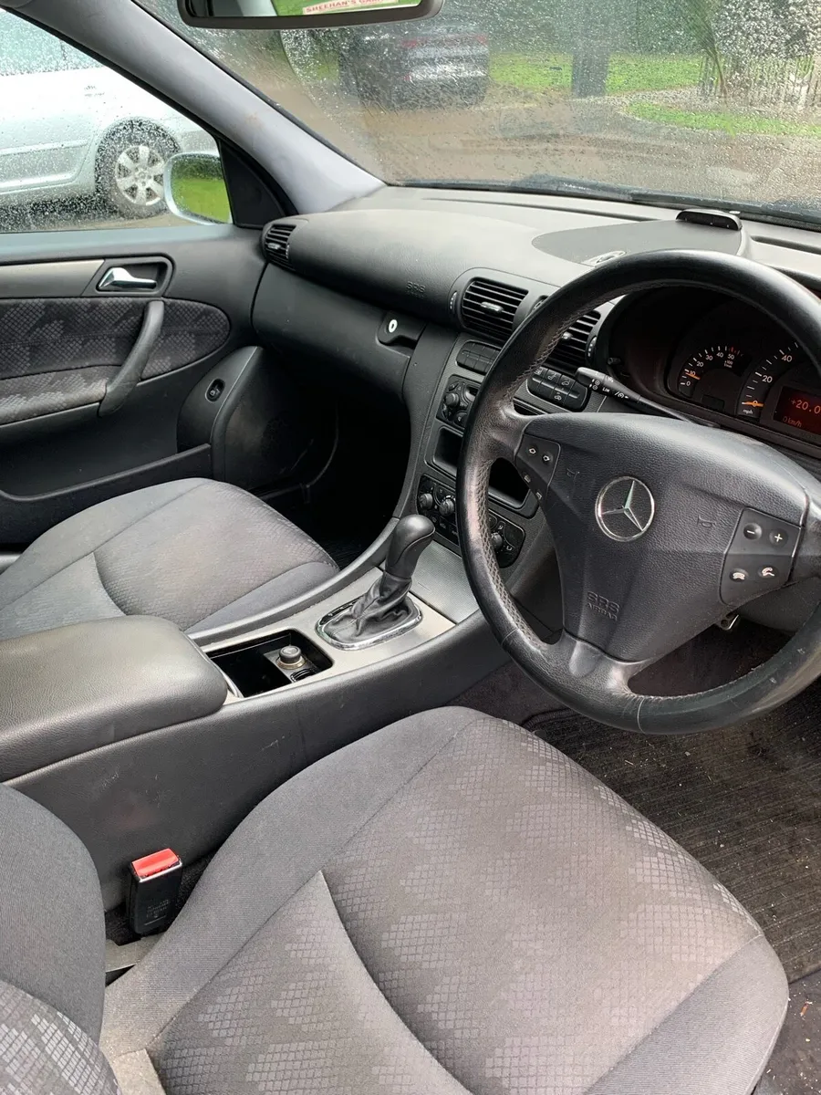 Mercedes c200 - Image 4