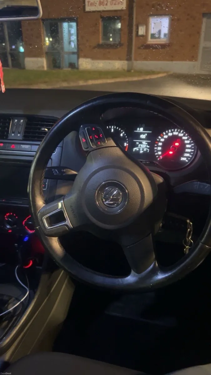 Volkswagen polo - Image 4